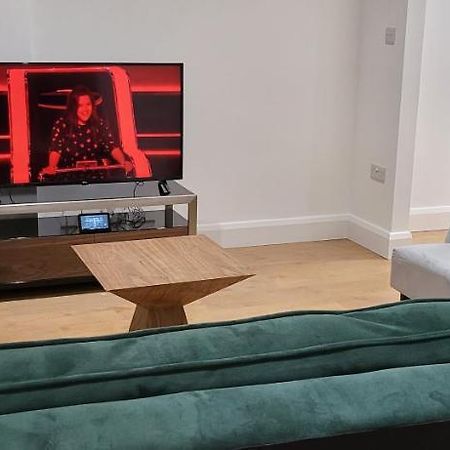 Garland Stylish Apartment 1 In Greater ロンドン エクステリア 写真