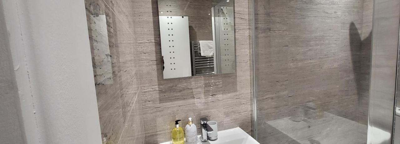 Garland Stylish Apartment 1 In Greater ロンドン エクステリア 写真